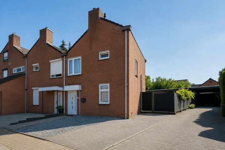 Hoekwoning te koop: Adriaen Brouwerstraat 82, Haanrade Kerkrade