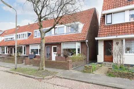 Hoekwoning te koop: Adriaen Brouwerstraat 43, Julianapark Leeuwarden