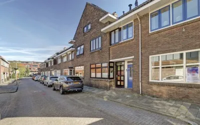 Tussenwoning te koop: Adriaen Gerridsz de Vrijestraat 4, Kadenbuurt Gouda