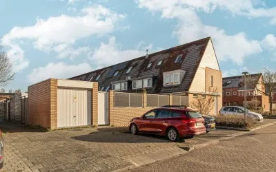 Hoekwoning te huur: Adrienne Solserstraat 98, Filmwijk Midden Almere