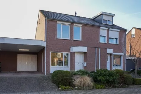 Tussenwoning te koop: Aekerlaethofstraat 10, Margraten Margraten