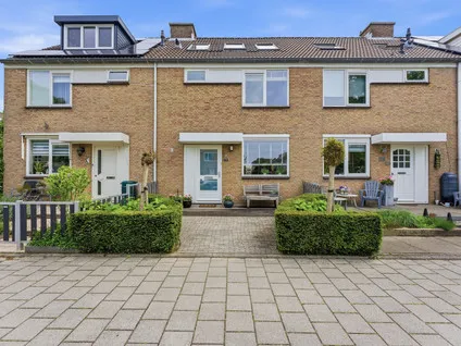Tussenwoning te koop: Aelbert Cuyplaan 73, Krommeweg-Noord Hendrik-Ido-Ambacht