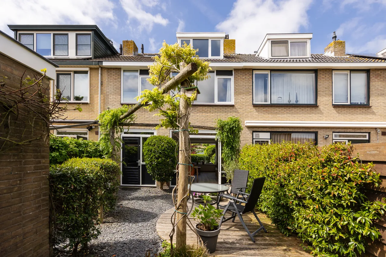 Tussenwoning te koop: Aelbert Cuypstraat 3, Nederhorst Den Berg
