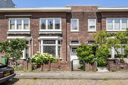 Tussenwoning te koop: Aelbertsbergstraat 61, Kleverpark-noord Haarlem
