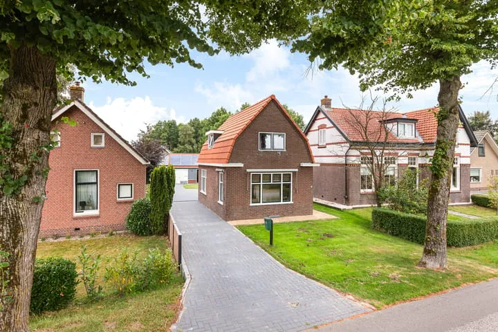 Vrijstaande woning te koop: Aengwirderweg 201, Luinjeberd Luinjeberd