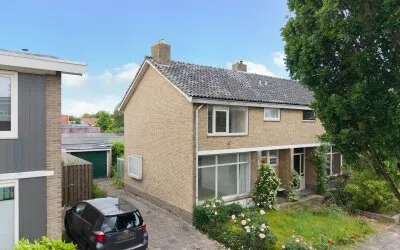 Twee-onder-één-kap te koop: Aert van der Neerstraat 79, Jan van Scorelbuurt Leeuwarden