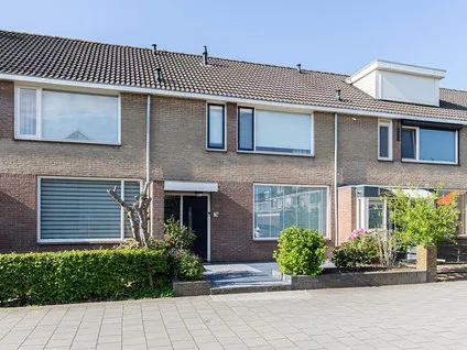 Tussenwoning te koop: Aert de Gelderstraat 12, Schildersbuurt Papendrecht