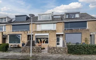 Tussenwoning te koop: Aert van Nesstraat 4, Dorp Hendrik-Ido-Ambacht