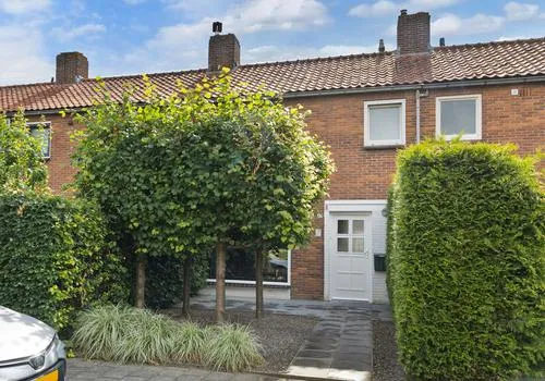 Tussenwoning te koop: Agaatstraat 23, Brabantpark Breda