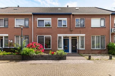 Tussenwoning te koop: Agathastraat 5, Binnenstad Apeldoorn