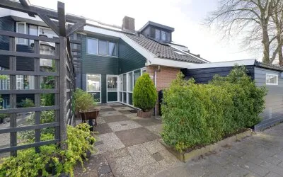 Tussenwoning te koop: Aggelenstraat 12, De Rijp