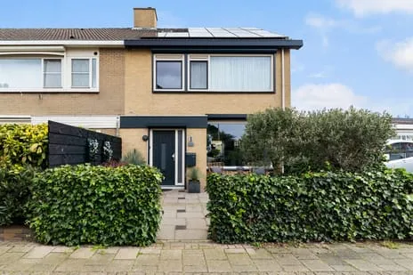 Tussenwoning te koop: Ahornplein 1, Oudeland 'S-Gravenzande