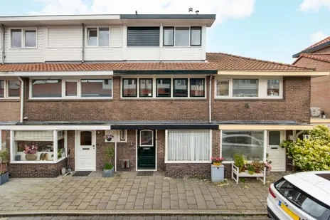 Tussenwoning te koop: Ahornstraat 13, Bomenbuurt Ijmuiden