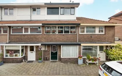 Tussenwoning te koop: Ahornstraat 13, Bomenbuurt Ijmuiden
