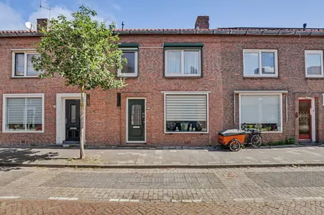 Tussenwoning te koop: Ahornstraat 7, Kleine Geest en Molenwijk Monster