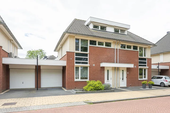 Terraced house for sale: Ailbertuslaan 94, Rolduckerveld Kerkrade