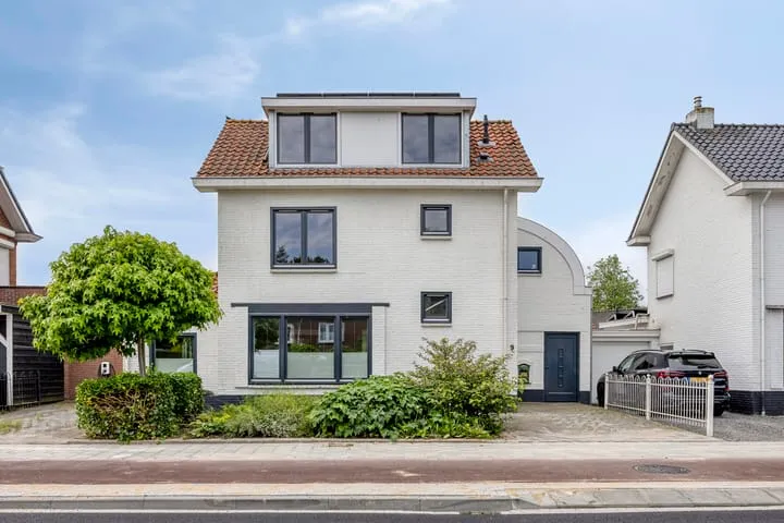 Twee-onder-één-kap te huur: Aimé Bonnastraat 9, Hogeland Vianen (Ut)