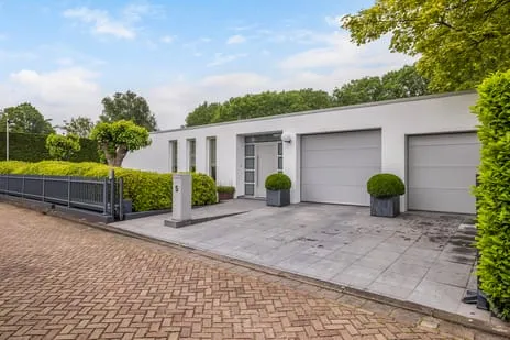 Detached house for sale: Akeleilaan 5, Bloemenbuurt A(kelei) Zwijndrecht