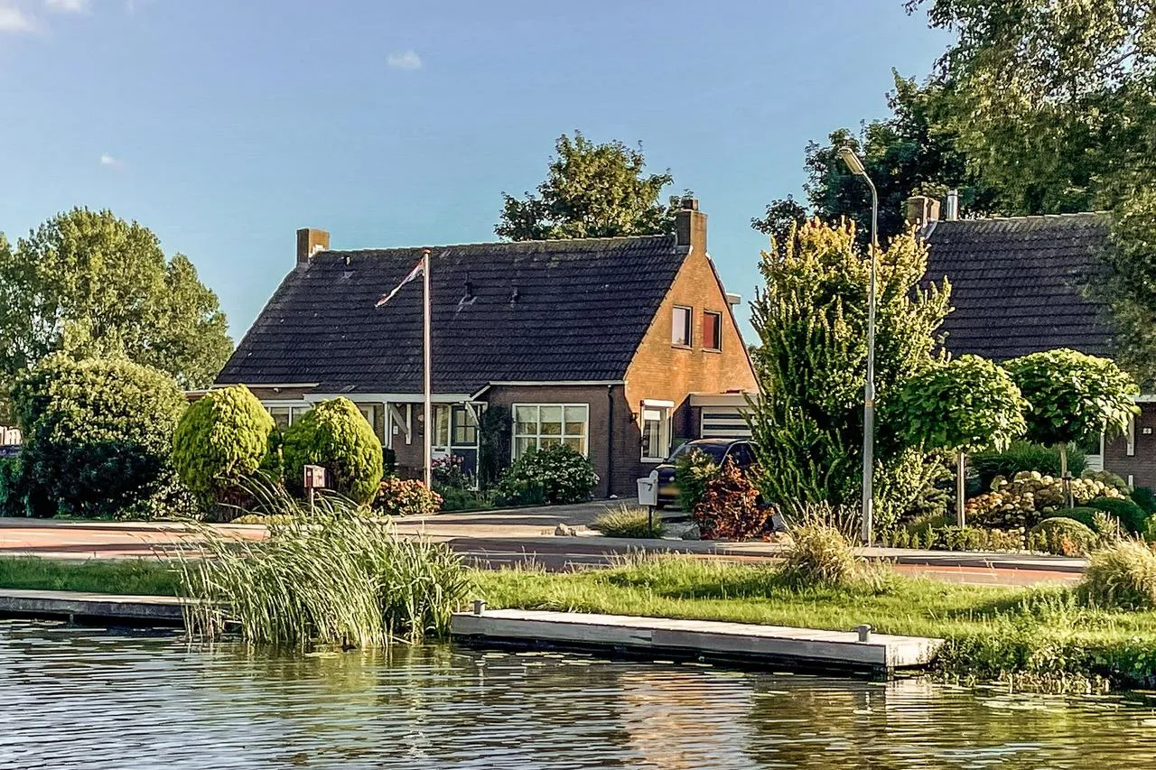 Tussenwoning te koop: Akerdijk 8, Lijnden
