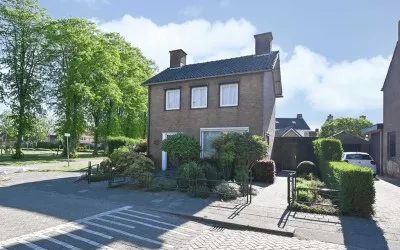 Vrijstaande woning te koop: Akkerlingen 13, Hoeven Hoeven