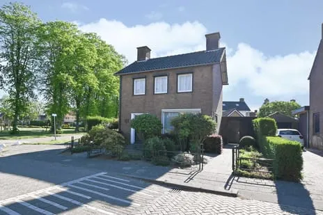 Detached house for sale: Akkerlingen 13, Hoeven Hoeven