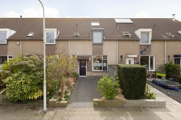 Tussenwoning te koop: Akkerwinde 18, Duinterpen Sneek