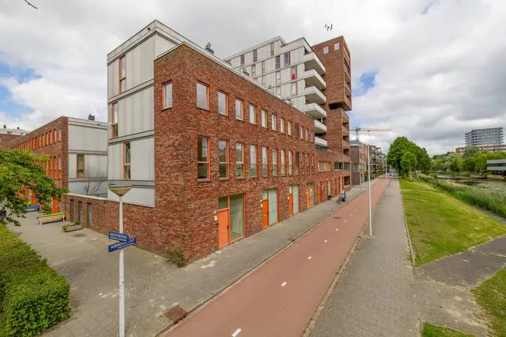 Hoekwoning te koop: Albardagracht 110, Ruys de Beerenbrouckbuurt Amsterdam