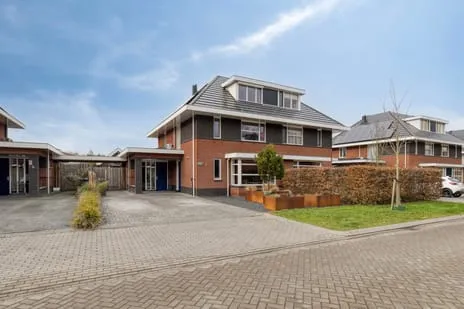 Twee-onder-één-kap te koop: Albatroslaan 211, Golfresort Lelystad