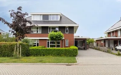 Twee-onder-één-kap te koop: Albatroslaan 221, Golfresort Lelystad