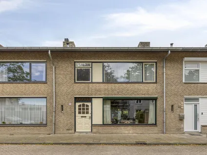 Tussenwoning te koop: Alberdingk Thijmstraat 32, Schrijversbuurt Tilburg