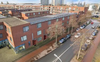 Tussenwoning te koop: Alberdingk Thijmstraat 17, Spoorwijk 'S-Gravenhage