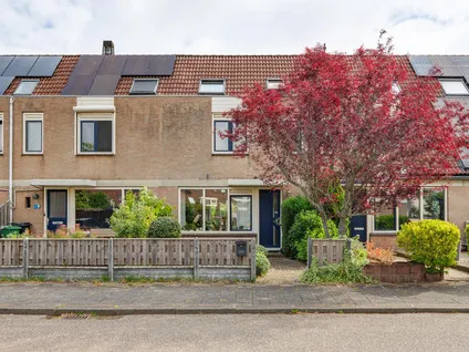 Tussenwoning te koop: Albergerbos 120, Hoofddorp Overbos Noord Hoofddorp