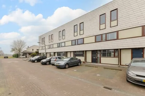 Tussenwoning te koop: Albers Weer 55, Waterrijk Assendelft