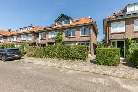 Twee-onder-één-kap te koop: Albert Cuijpstraat 32, Vermeerkwartier-West Amersfoort