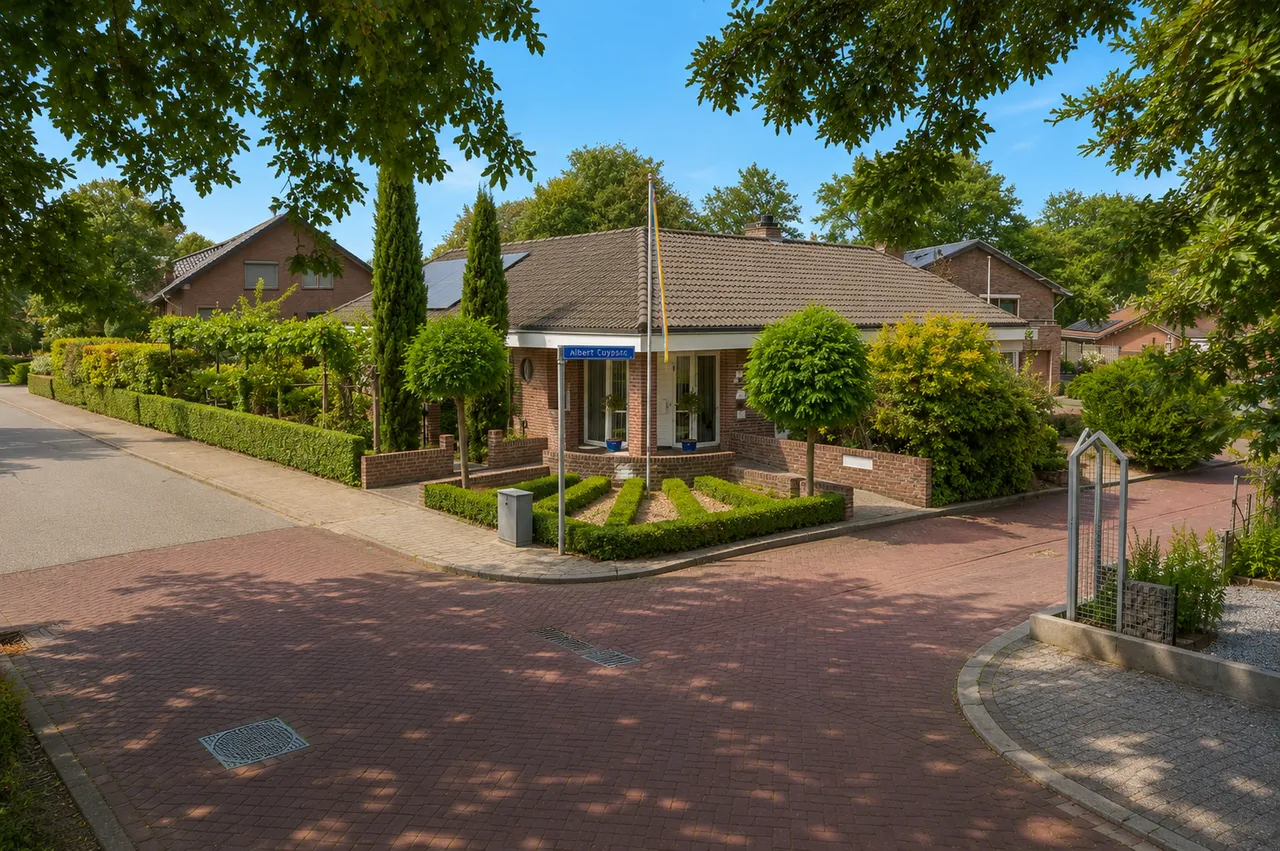 Vrijstaande woning te koop: Albert Cuypstraat 1, Kerkrade