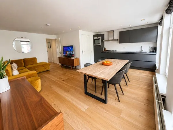 Appartement te huur: Albert Cuypstraat 150B, Sarphatiparkbuurt Amsterdam