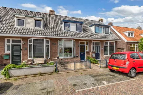 Tussenwoning te koop: Albert Cuypstraat 7, Hollanderwijk Leeuwarden