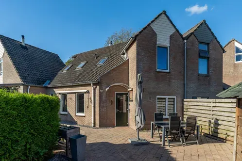 Tussenwoning te koop: Albert Schweitzerstraat 110, Leeuwarden