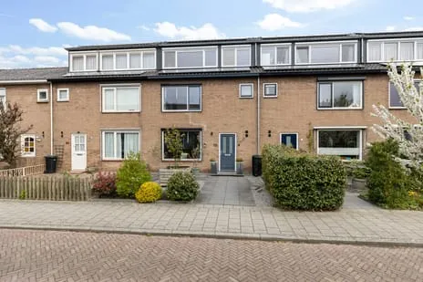 Tussenwoning te koop: Albert Cuypstraat 18, Schilderskwartier Woerden