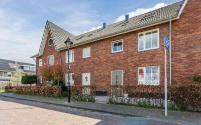 Tussenwoning te koop: Albert Einsteinstraat 20, Nobelhorst West Almere