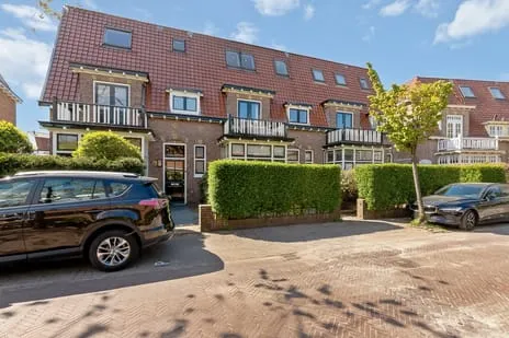 Terraced house for sale: Albert Grootlaan 7, Ministerpark Naarden