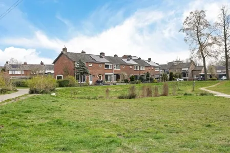 Tussenwoning te koop: Albert Meijeringstraat 72, Enschede