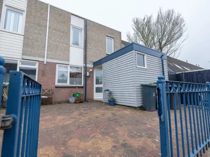 Hoekwoning te koop: Albert Schweitzerlaan 27, Out Jaar Hellevoetsluis