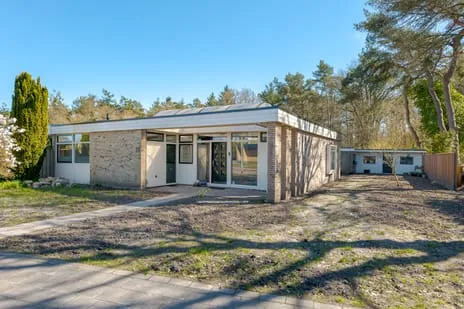 Tussenwoning te koop: Albert Schweitzerplantsoen 58, Roden Roden