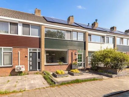 Tussenwoning te koop: Albert Schweitzerstraat 82, De Kooy Papendrecht
