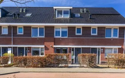 Tussenwoning te koop: Albert van Damstraat 16, Bangert en Oosterpolder - Buurt 35 04 Zwaag
