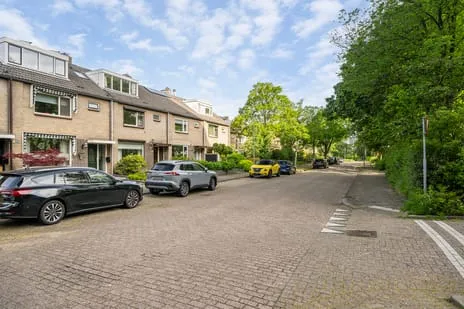Tussenwoning te koop: Albertine Agneslaan 89, Loper Zuid Vlaardingen