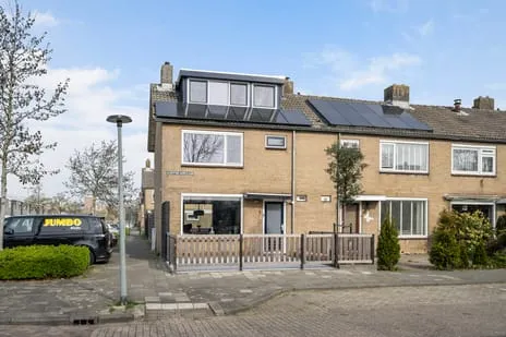 Hoekwoning te koop: Albertine Agneslaan 1, Vlaardingen