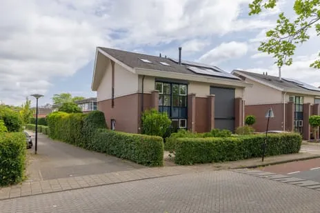 Corner house for sale: Albertus van Leusenweg 5, Op den Haar Deventer