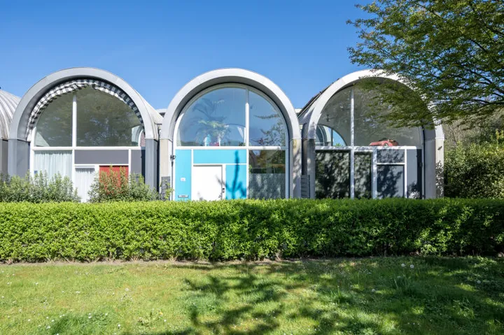 Tussenwoning te koop: Albrecht Dürerweg 147, Tussen de Vaarten Z.- Zuidoost Almere